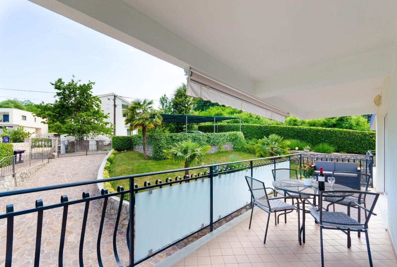 Apartments Marijana Ičići Esterno foto