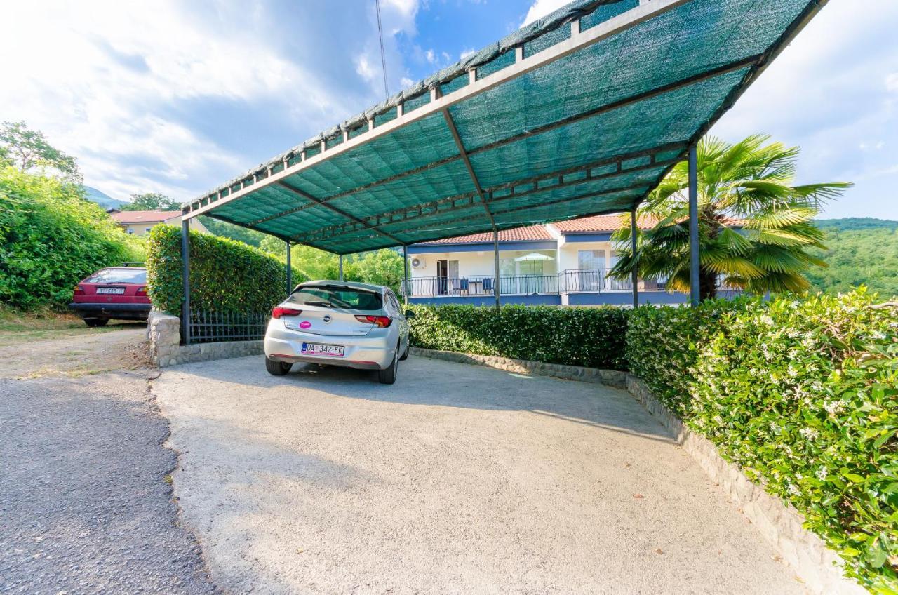 Apartments Marijana Ičići Esterno foto
