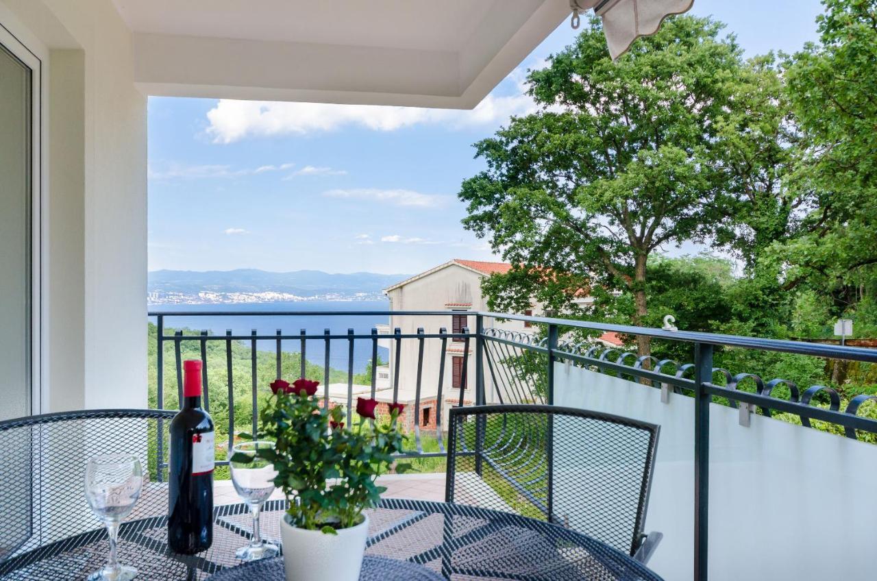 Apartments Marijana Ičići Esterno foto