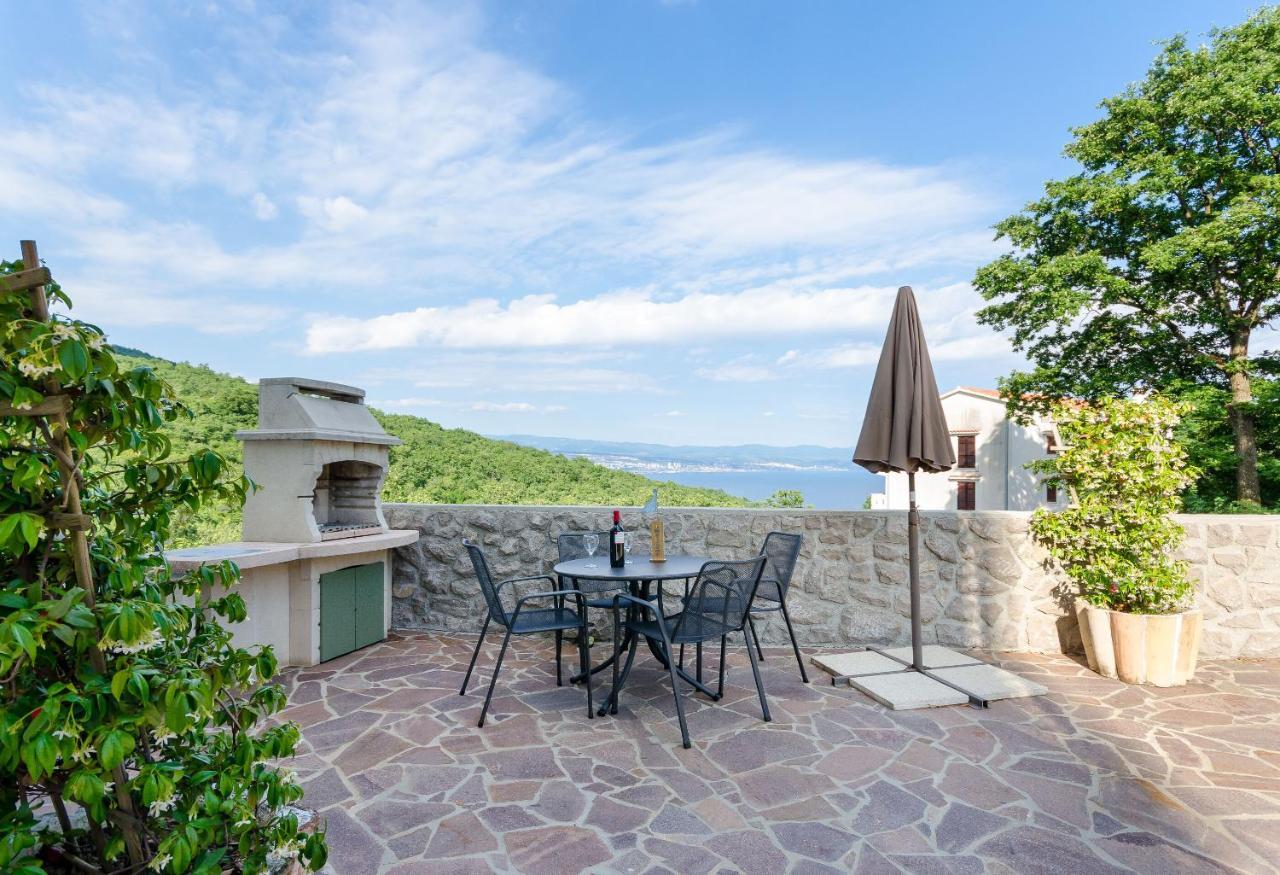 Apartments Marijana Ičići Esterno foto