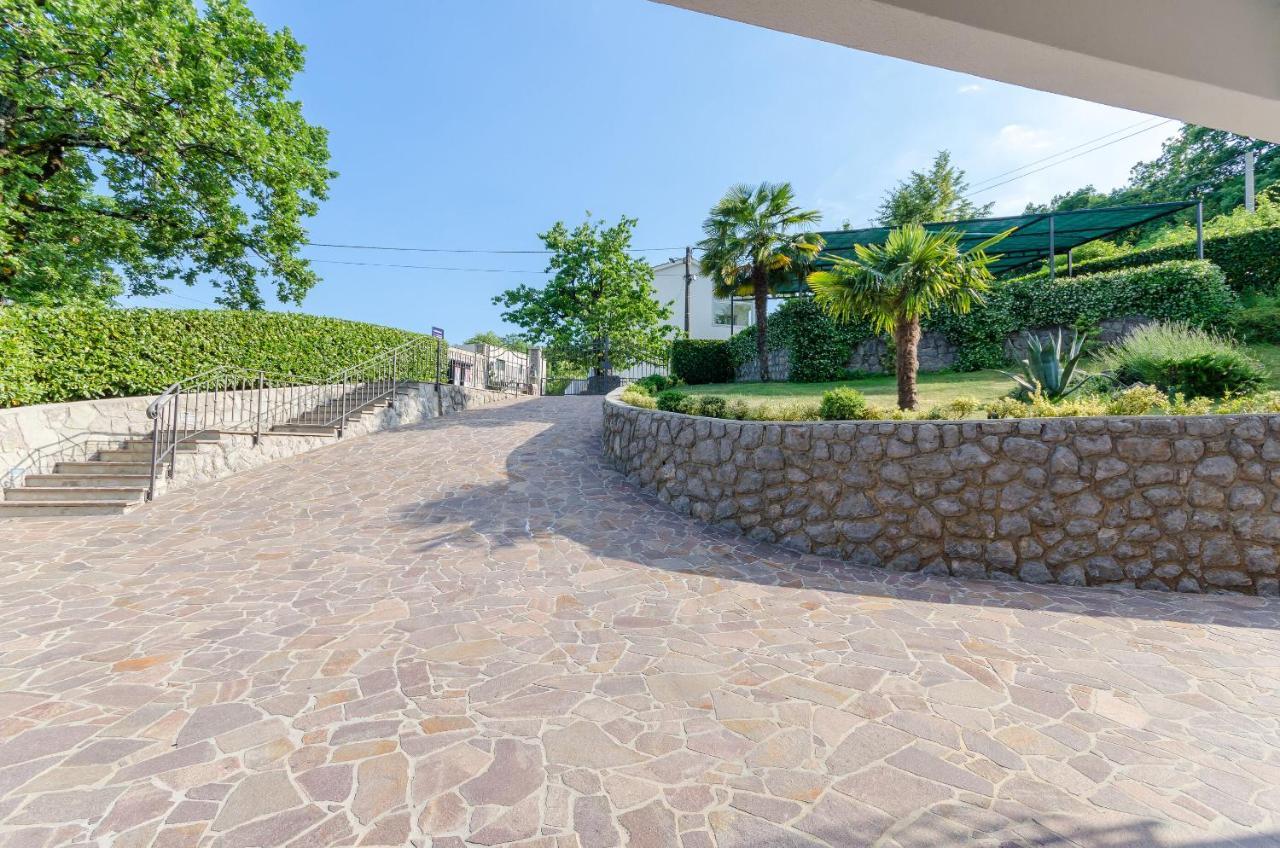 Apartments Marijana Ičići Esterno foto
