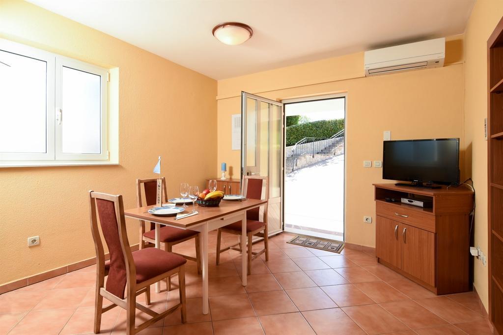 Apartments Marijana Ičići Esterno foto