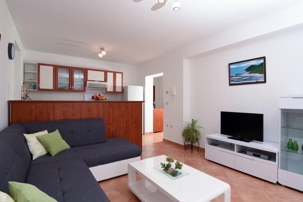 Apartments Marijana Ičići Esterno foto