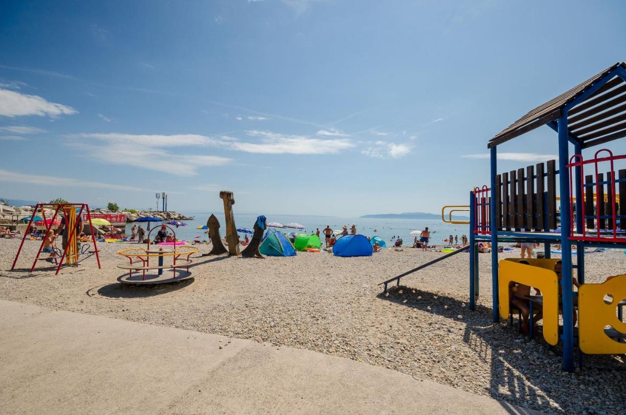 Apartments Marijana Ičići Esterno foto